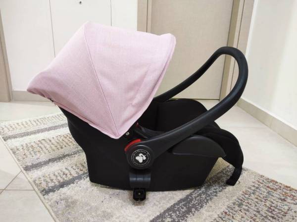 Πολυκαρότσι Kikka Boo Darling 3σε1 με στρωματάκι memory foam και Δώρο Αδιάβροχο Καροτσιού.