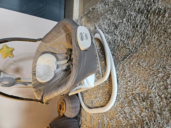 Relax Graco με δόνηση, κίνηση ήχο και μουσική.