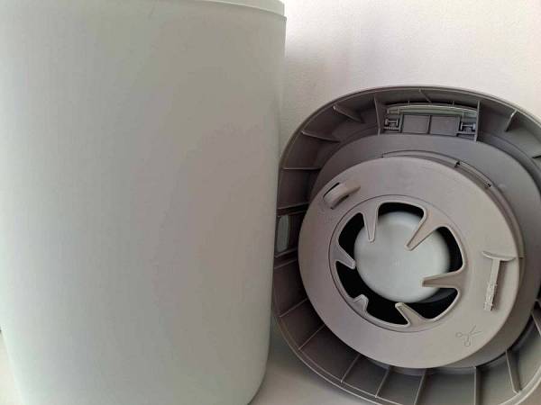 Πωλείται ολοκαίνουριος Tommee tippee κάδος απόρριψης για πάνες Twist & Click by Sangenic