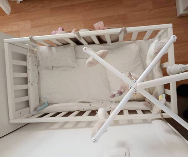 Βρεφικό κρεβατάκι