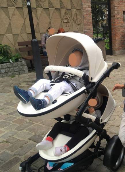 Καρότσι διώροφο Mima Kobi , λευκό - δερματίνη με έξτρα δύο καρεκλάκια αυτοκινήτου Mima iZi Go